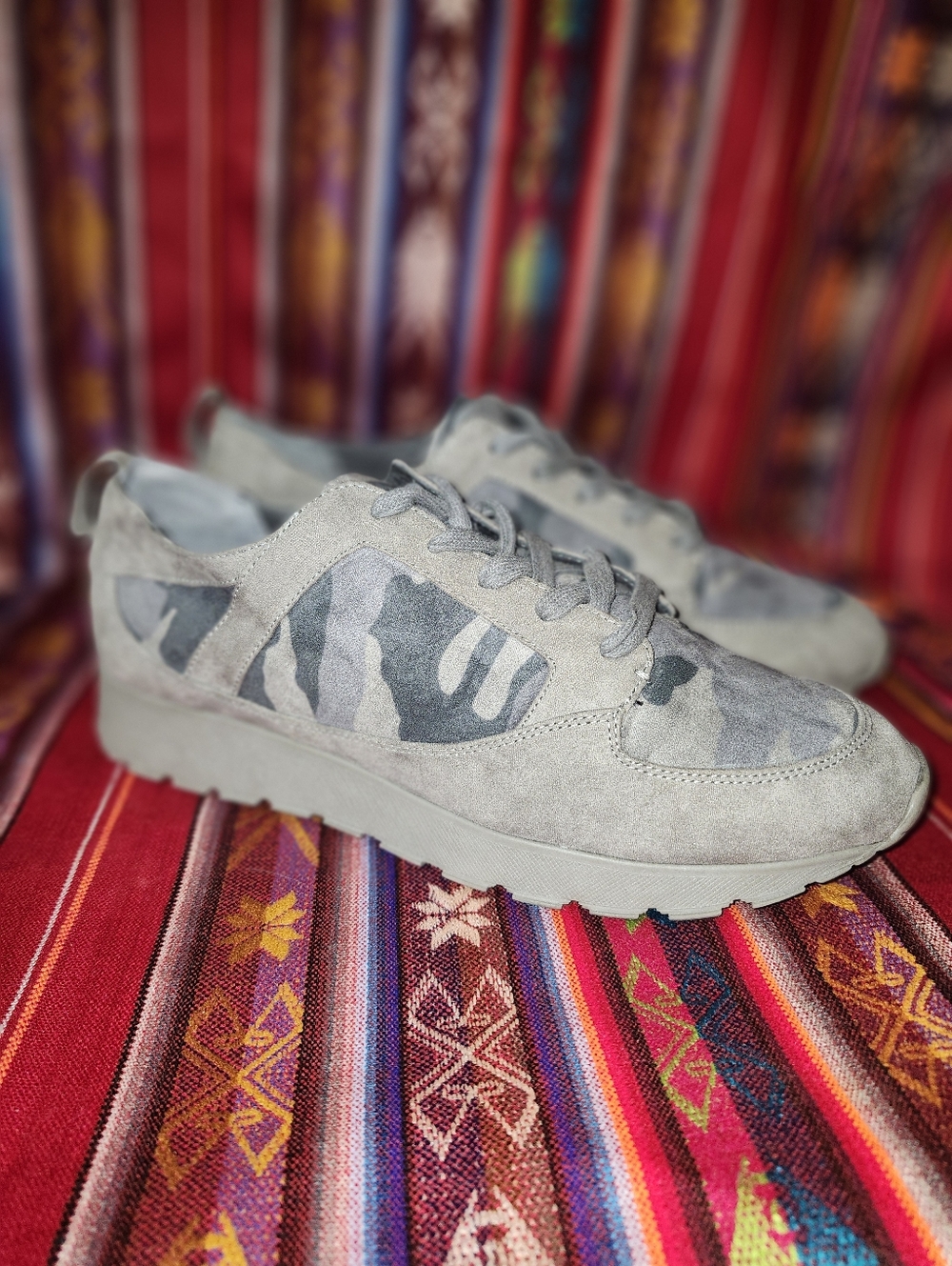 G.I.L.I. Camo Low Profile Janna Lace Up Sneakers Size 7.5